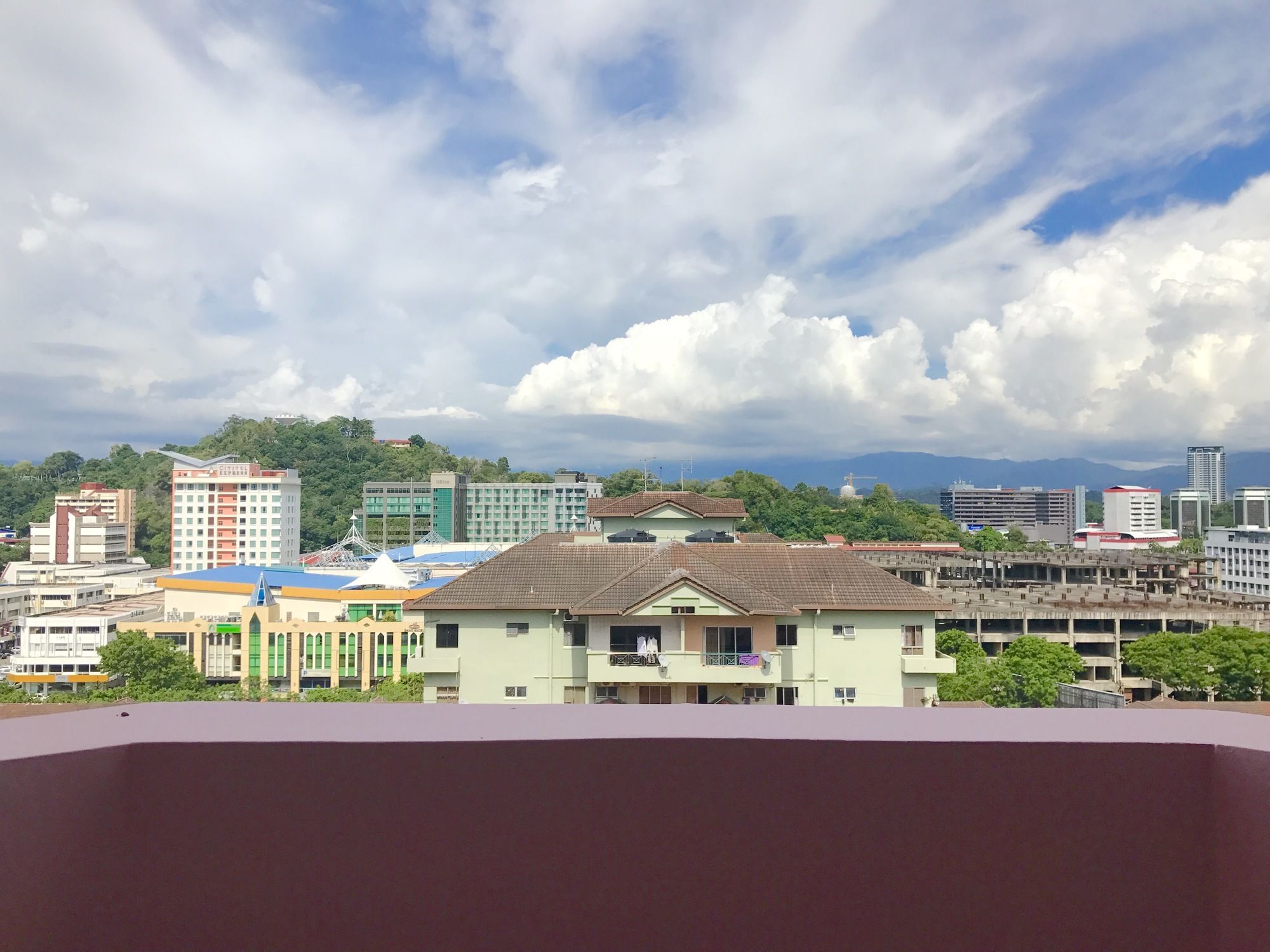 Sunset & Seaview Vacation Condos At Marina Court Resort Condo Kota Kinabalu Esterno foto